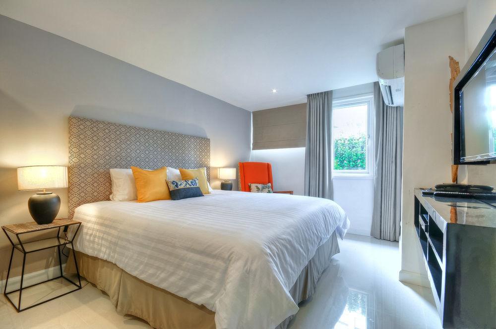 Check In Saladaeng (Adults Only) Hotel Банкок Екстериор снимка