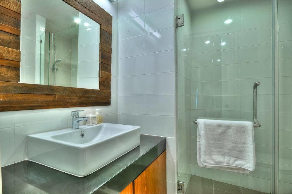 Check In Saladaeng (Adults Only) Hotel Банкок Екстериор снимка