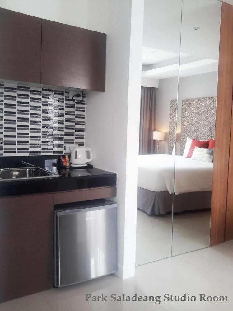 Check In Saladaeng (Adults Only) Hotel Банкок Екстериор снимка