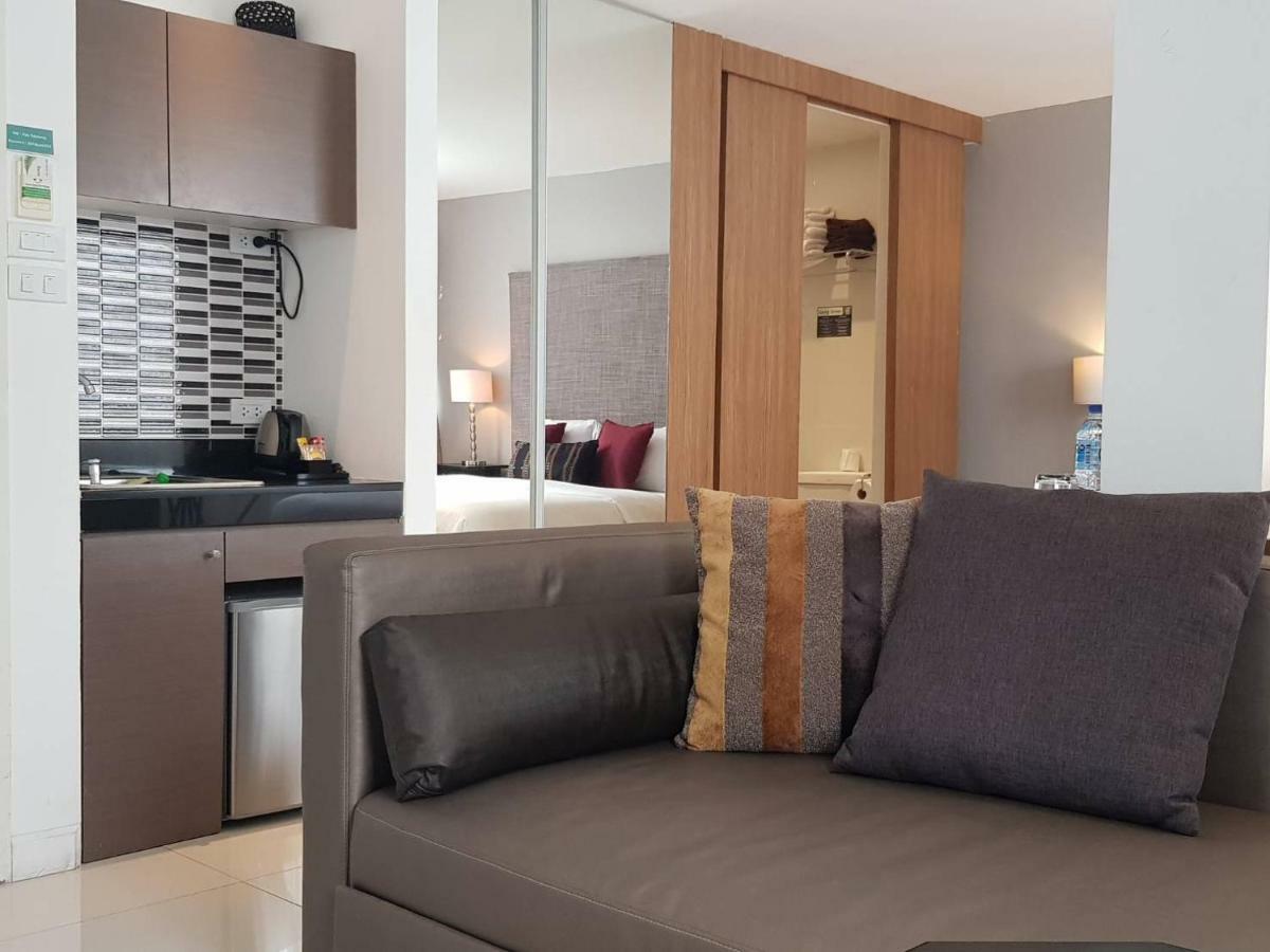 Check In Saladaeng (Adults Only) Hotel Банкок Екстериор снимка
