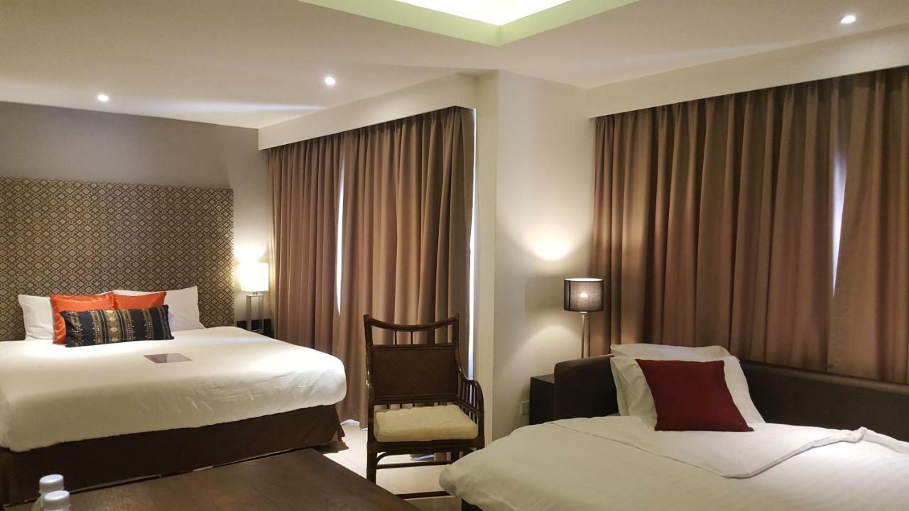Check In Saladaeng (Adults Only) Hotel Банкок Екстериор снимка