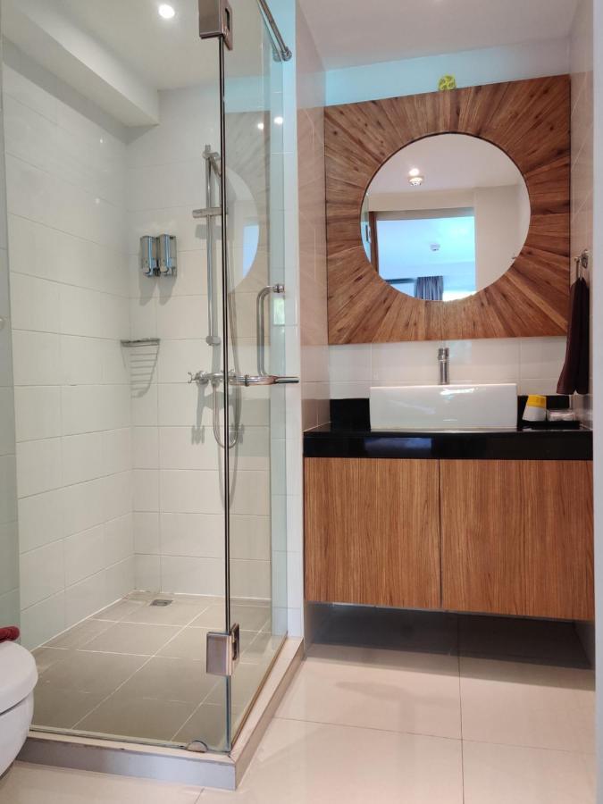 Check In Saladaeng (Adults Only) Hotel Банкок Екстериор снимка