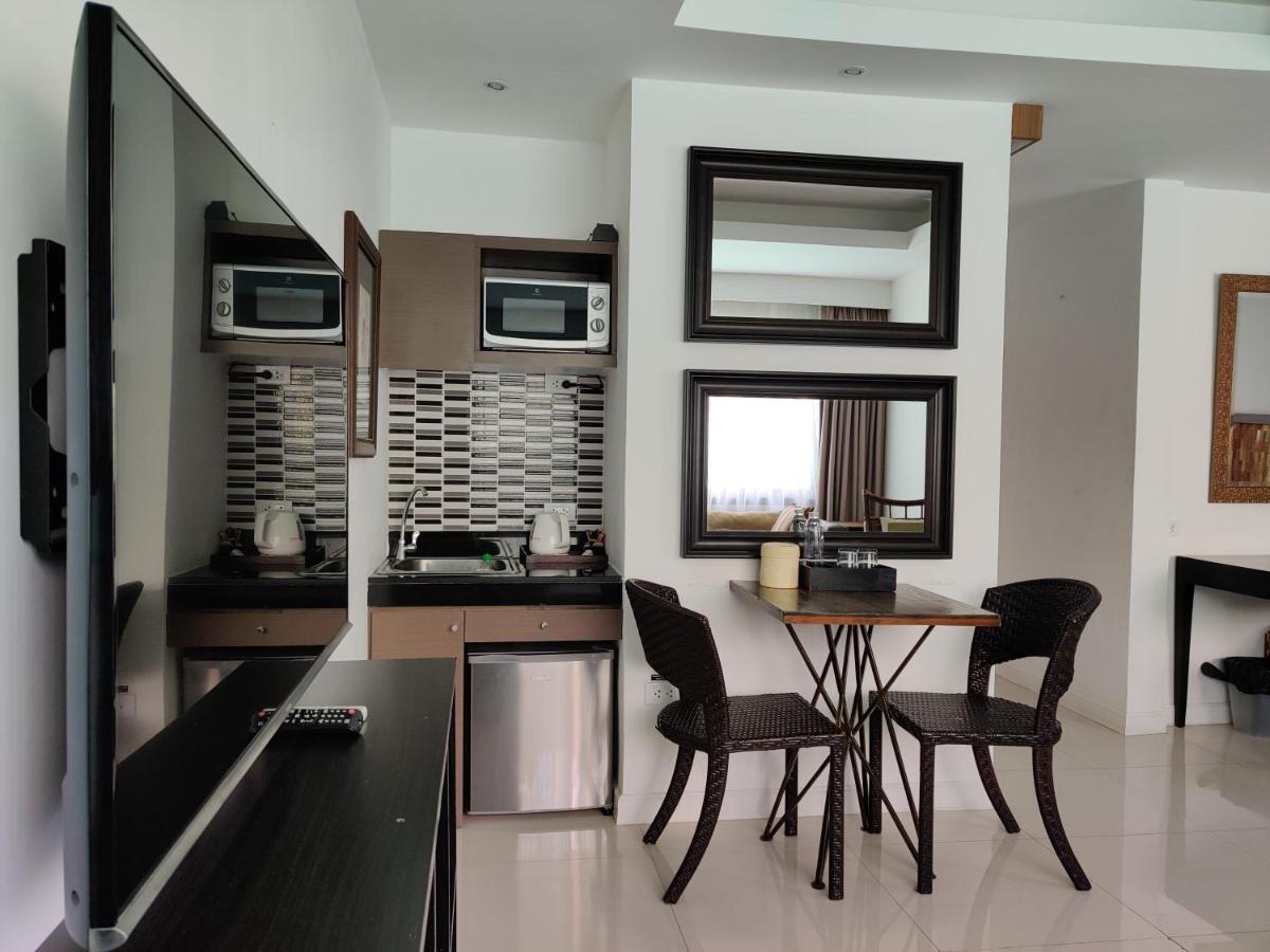 Check In Saladaeng (Adults Only) Hotel Банкок Екстериор снимка