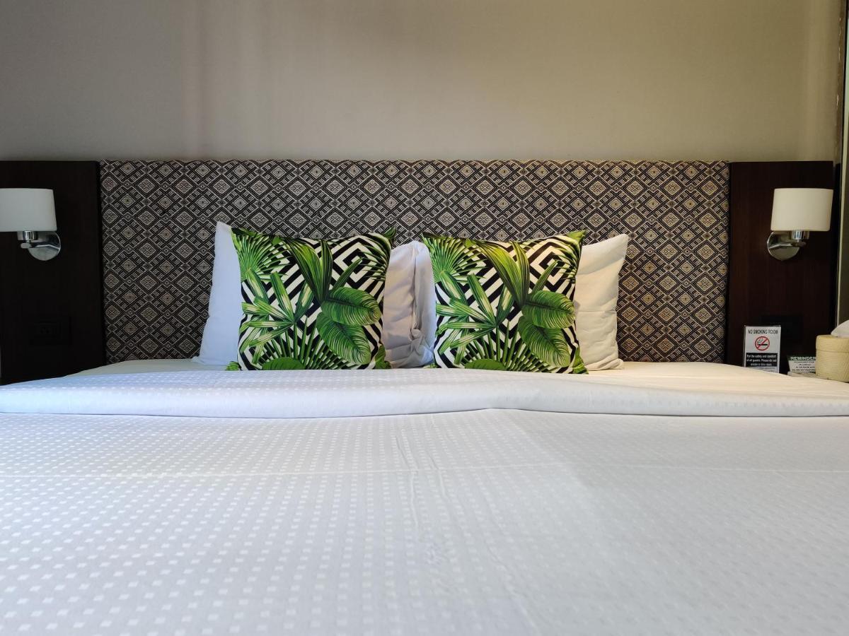 Check In Saladaeng (Adults Only) Hotel Банкок Екстериор снимка