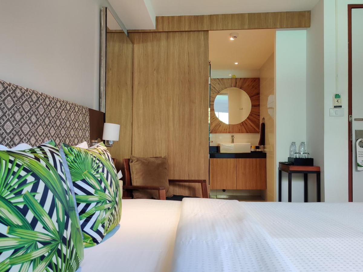Check In Saladaeng (Adults Only) Hotel Банкок Екстериор снимка