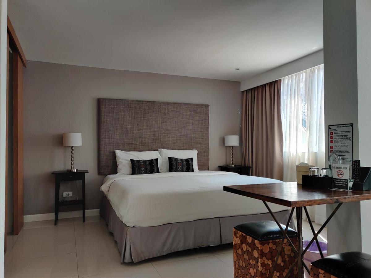 Check In Saladaeng (Adults Only) Hotel Банкок Екстериор снимка