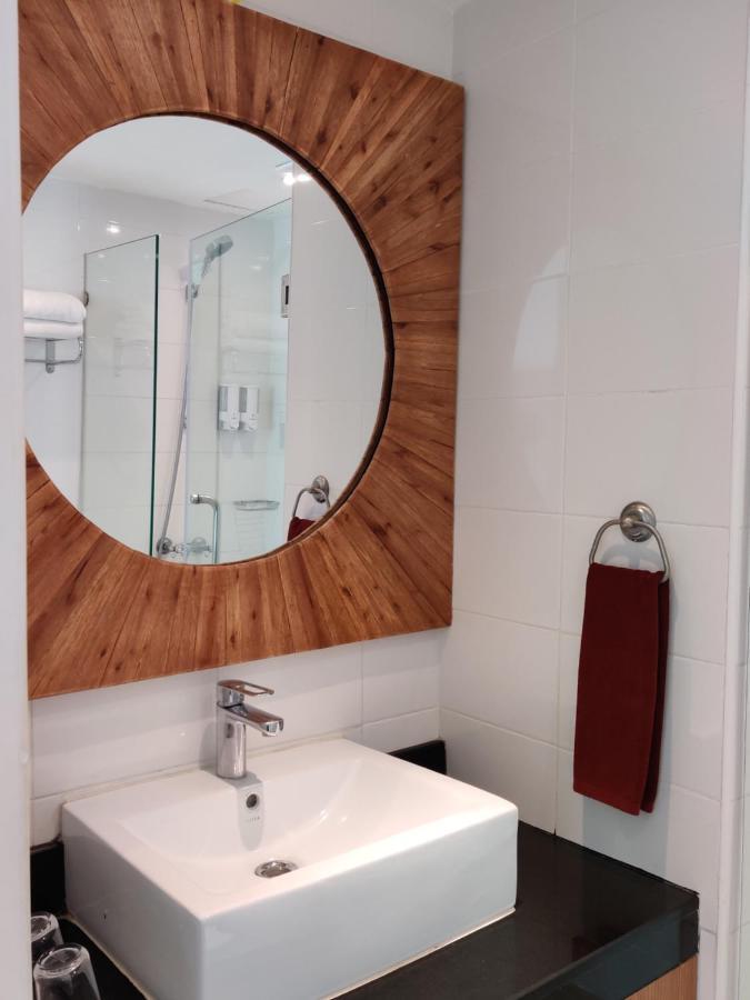 Check In Saladaeng (Adults Only) Hotel Банкок Екстериор снимка